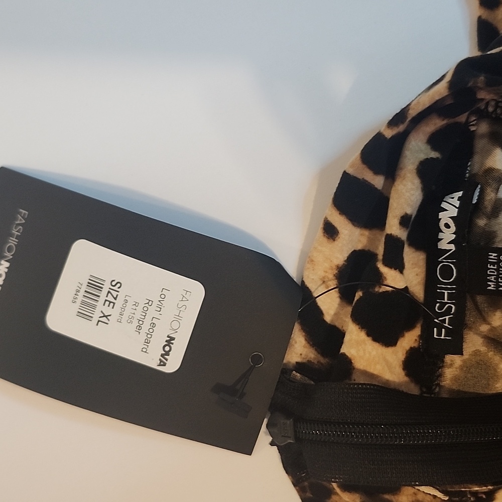 Fashion Nova Leopard Print Long Sleeve Bodysuit - Picture 9 of 13